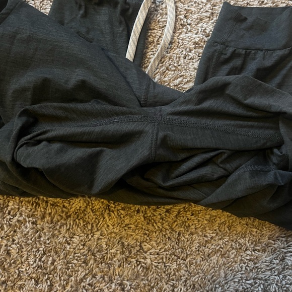 Vuori BUNDLE jumpsuit & joggers - Picture 7 of 8